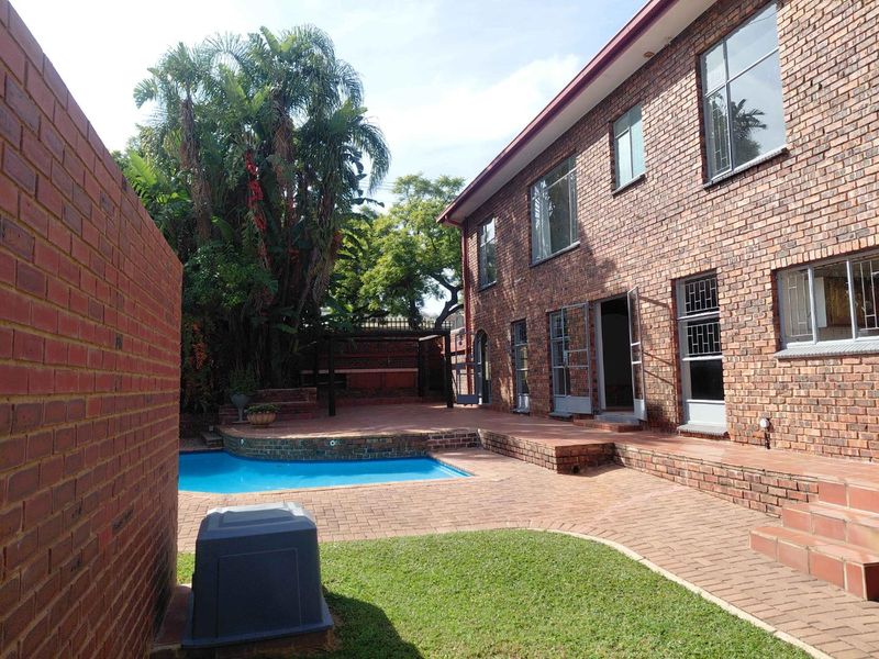 FAMILY HOME! MAKE AN OFFER! - Photo 1