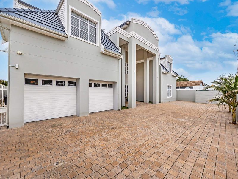 Exceptional Contemporary Luxury in Flamingo Vlei - Photo 2