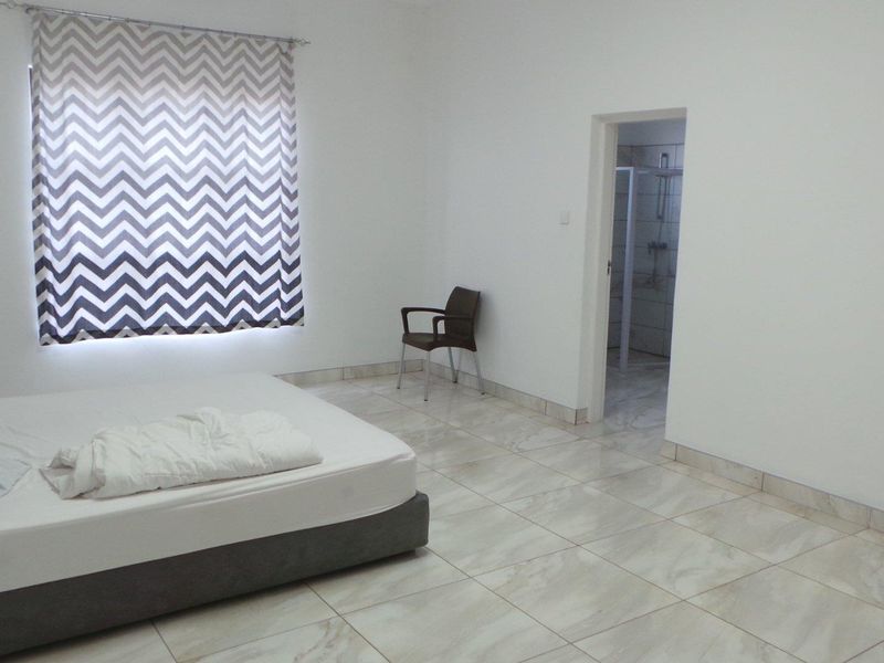 This home close to the Lagoon could easily be converted into a Guesthouse. - Photo 4