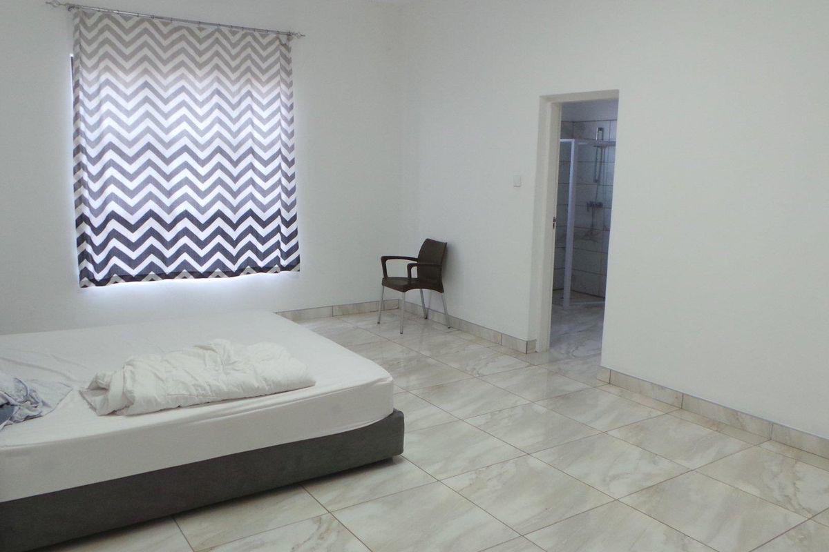 This home close to the Lagoon could easily be converted into a Guesthouse. - Photo 4