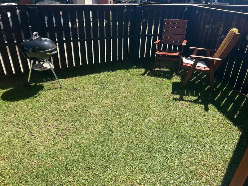 Modern Living Meets Garden Bliss! - Photo 10