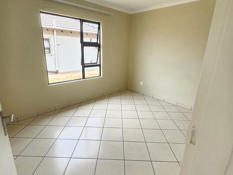 Affordable Living – Your New Home Awaits - Carnival Grove ! - Photo 9