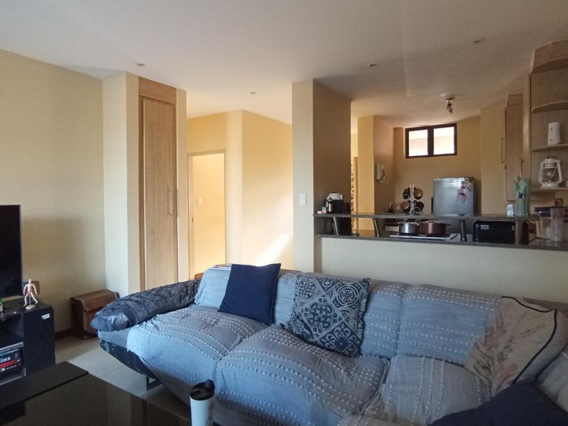 ROOIHUISKRAAL NORTH - 2 BED - 2 BATH - Photo 4