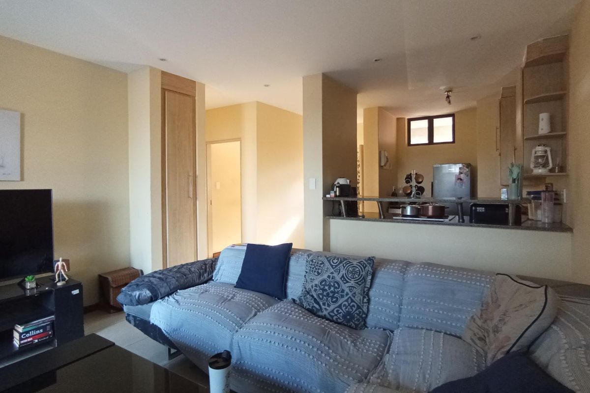 ROOIHUISKRAAL NORTH - 2 BED - 2 BATH - Photo 4