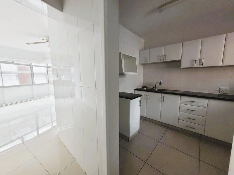 Lock up and go - South Beach Apartment - Photo 4