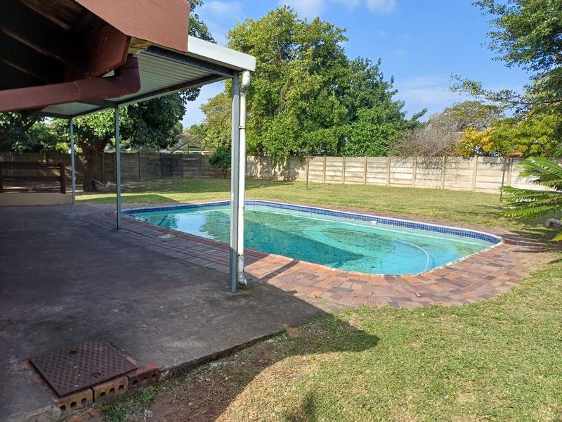 Spacious Family Home with Granny Flat, Pool & Drive-Through Garage in a Pet-Friendly Yard - Photo 1