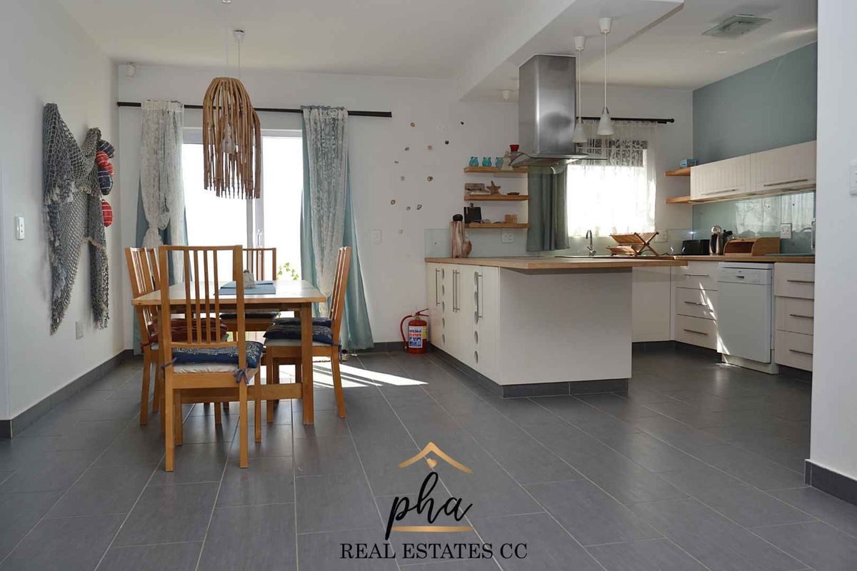 Beautiful double storey townhouse with three bedrooms for sale - Photo 5