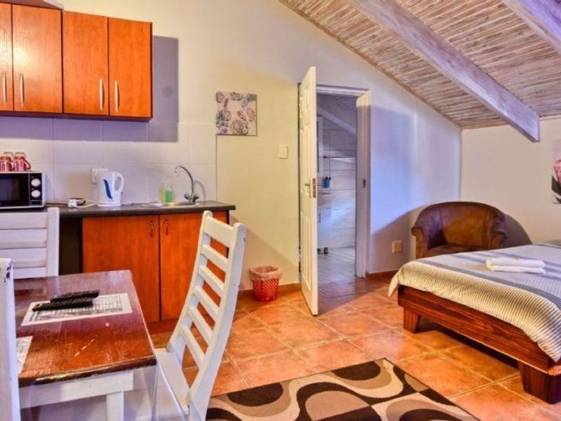 FOR SALE - 25 BEDROOM GUESTHOUSE IN OCEAN VIEW SWAKOPMUND, NAMIBIA - Photo 10
