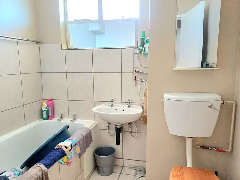 Excellent ROI  or perfect for First time Home Buyers - Photo 4