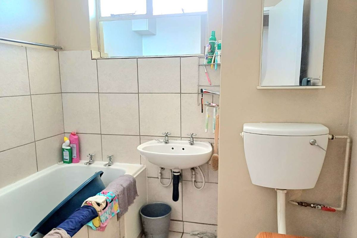 Excellent ROI  or perfect for First time Home Buyers - Photo 4