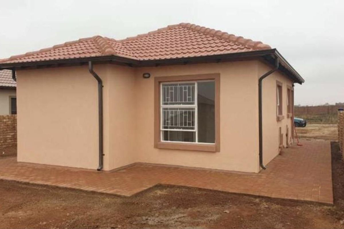 START YOUR HOME OWNERSHIP JOURNEY FROM ONLY R7 500 PER MONTH – WINDMILL PARK, BOKSBURG - Photo 2
