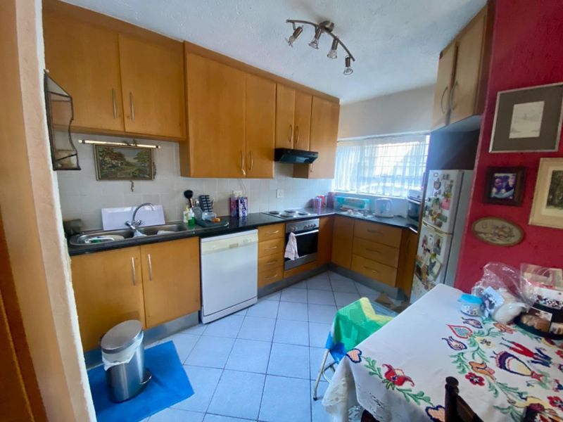 Charming Ground-Floor Unit in The Hutch: Your Serene Escape! - Photo 8