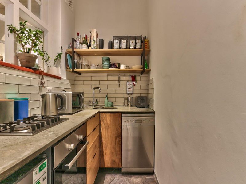 Fully furnished ground floor garden view apartment for long term let - Photo 3
