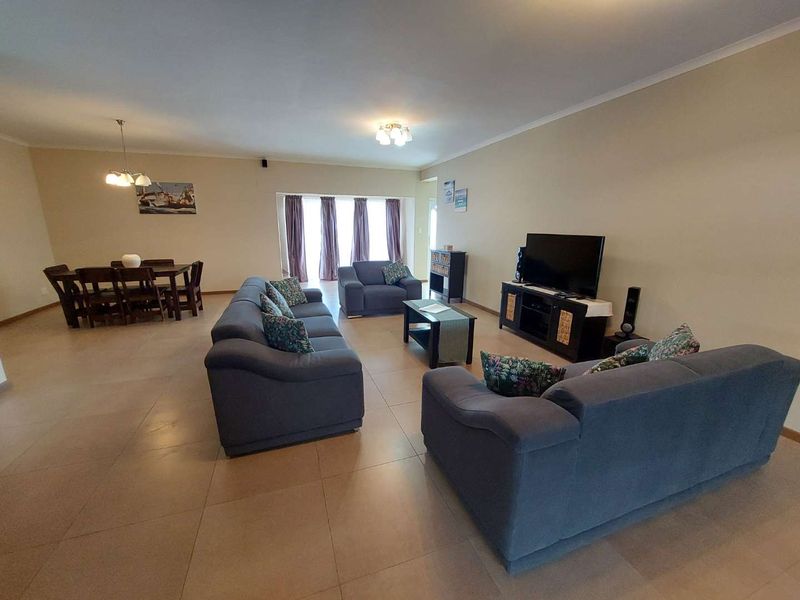 Serene 4 Bedroom Family House - Photo 5