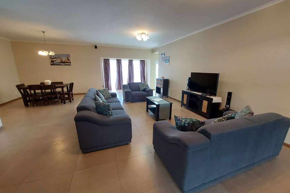 Serene 4 Bedroom Family House - Photo 5