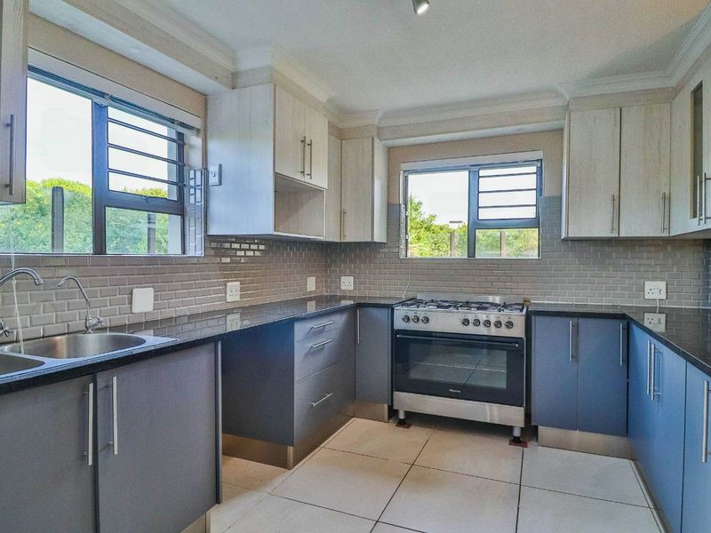 Spacious Estate Living - Photo 8