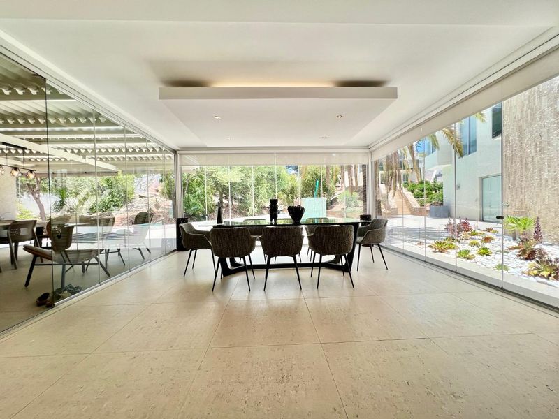 Luxury 4 Bedroom House For Sale in Klein Windhoek - Photo 5