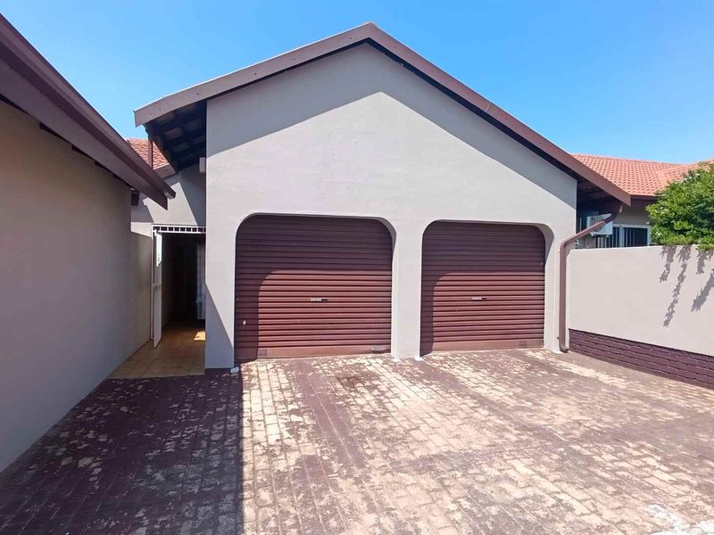 Charming Townhouse for Sale in Norkem Park - Photo 2