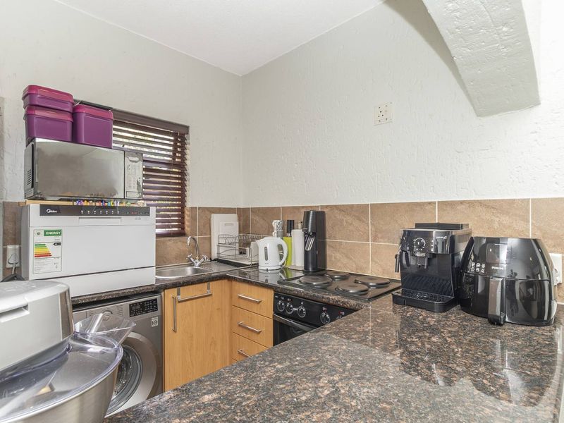 Garden Apartment – Move-In Ready & Priced to Sell! - Photo 10