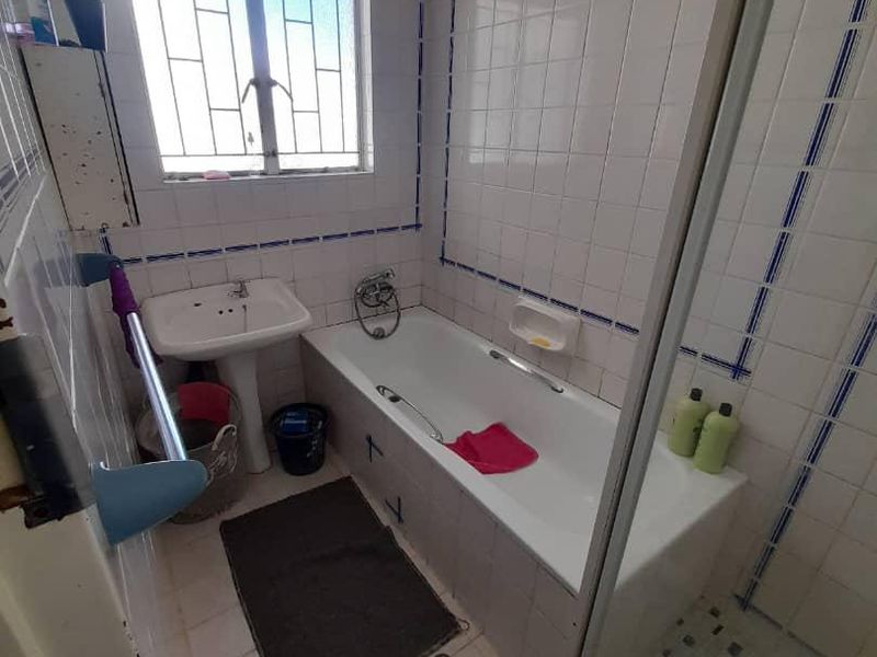 HOUSE FOR SALE  Khomasdal | Luxury Hill - Photo 8