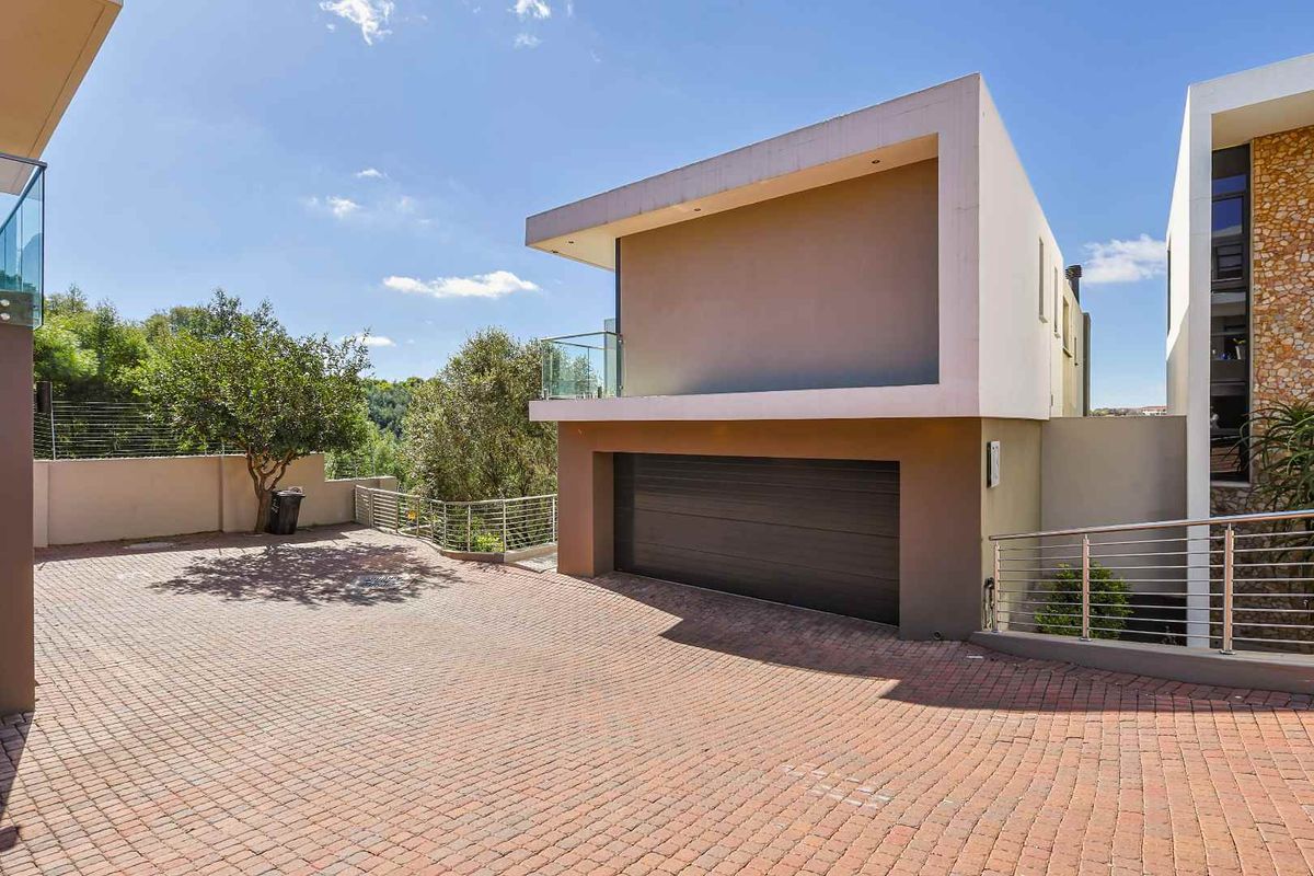 Elevated Elegance in Waterkloof Ridge – A Home That Redefines Luxury Living - Photo 4