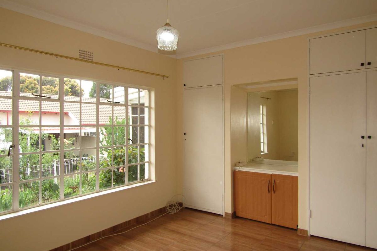 Charming Life Rights Townhouse in sought-after Retirement Village - Photo 4