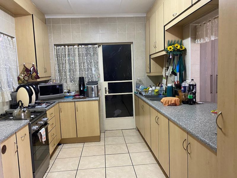 Pet Friendly Simplex for Sale - Photo 2