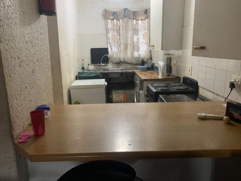 Charming 2-Bedroom Apartment for Sale in Vibrant Brixton - Photo 4