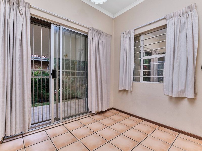 Secure Family Living in Sundowner - Photo 6