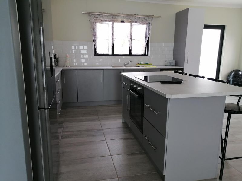 Modern Living - Photo 3