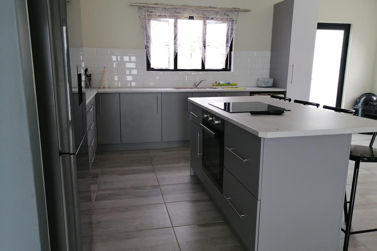 Modern Living - Photo 3