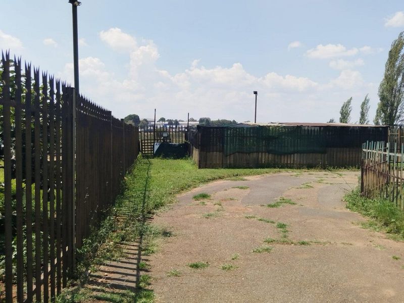 Prime Small Holding with Commercial Potential Next to Riverfields - Photo 2