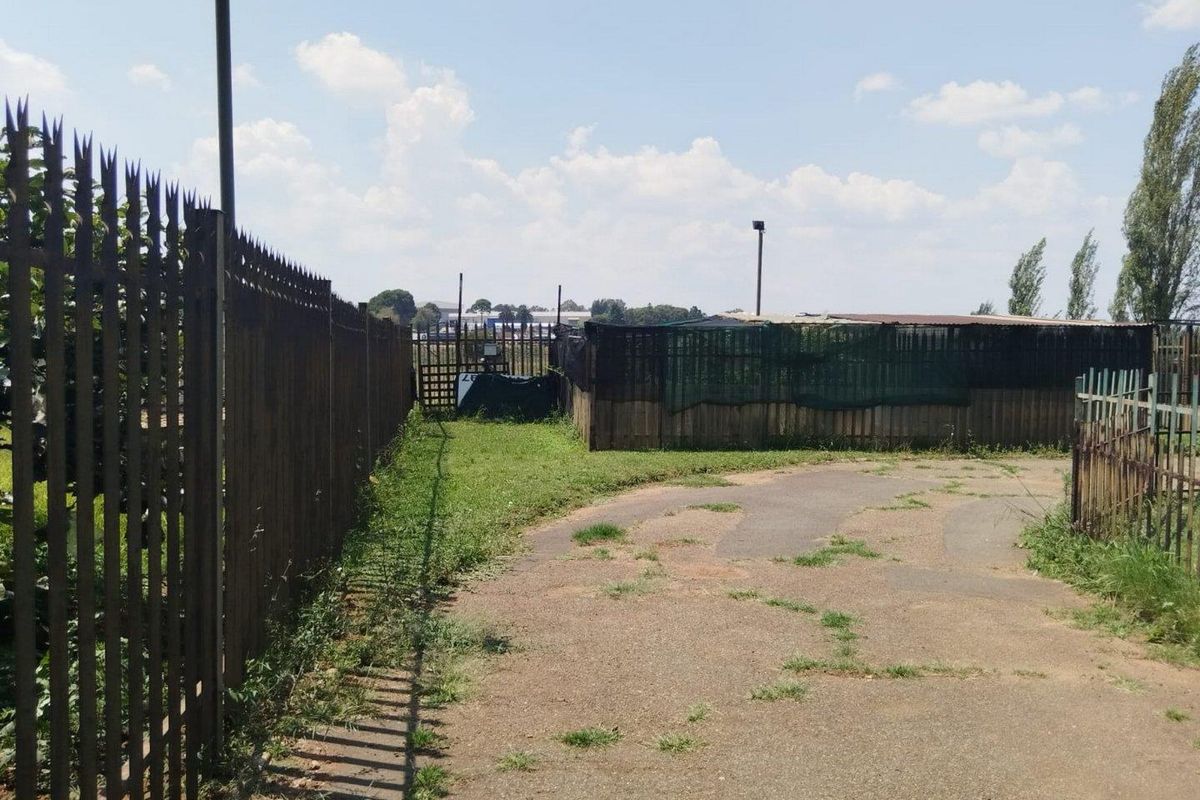 Prime Small Holding with Commercial Potential Next to Riverfields - Photo 2