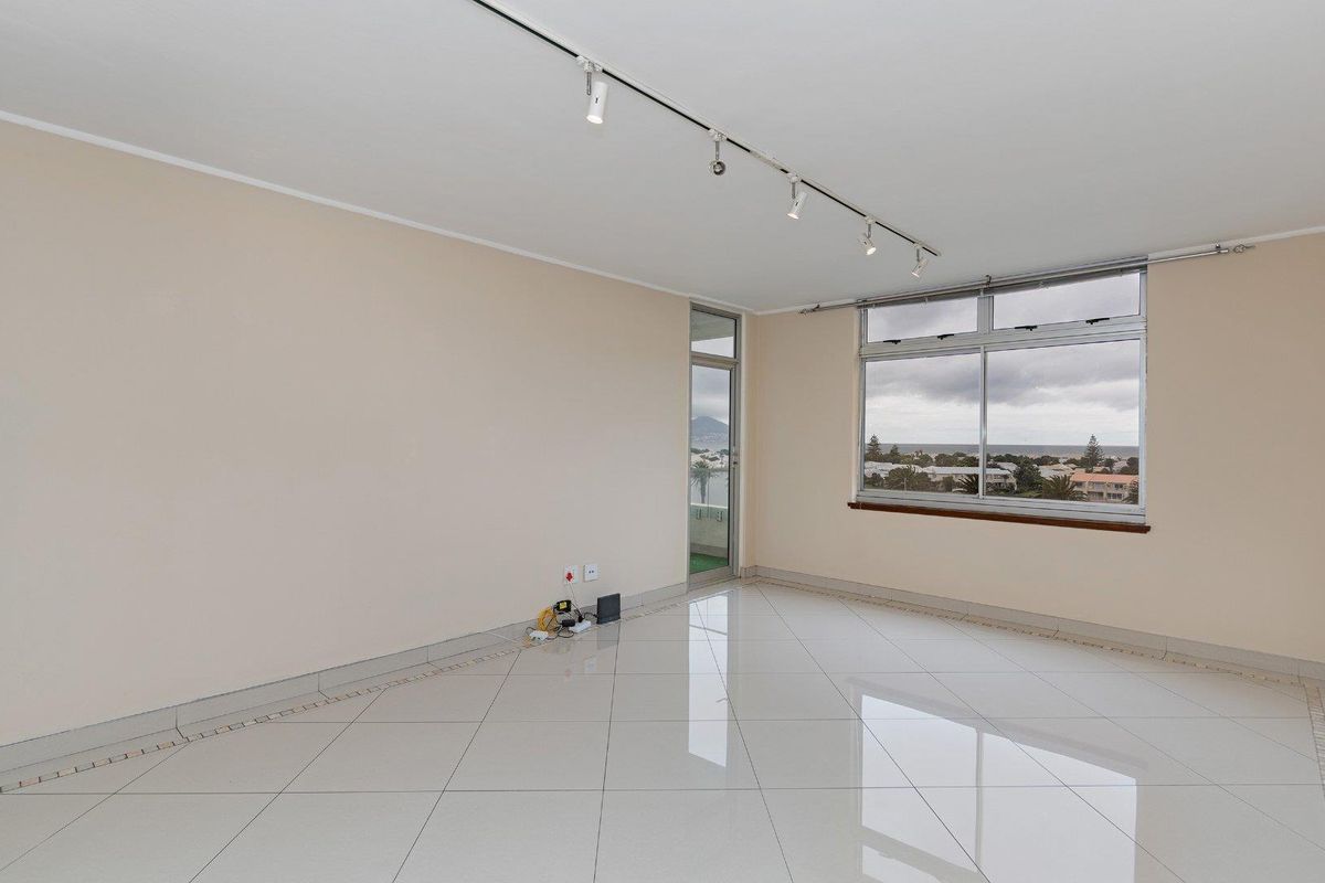 Spacious One Bedroom Apartment With Breathtaking Views - Photo 5