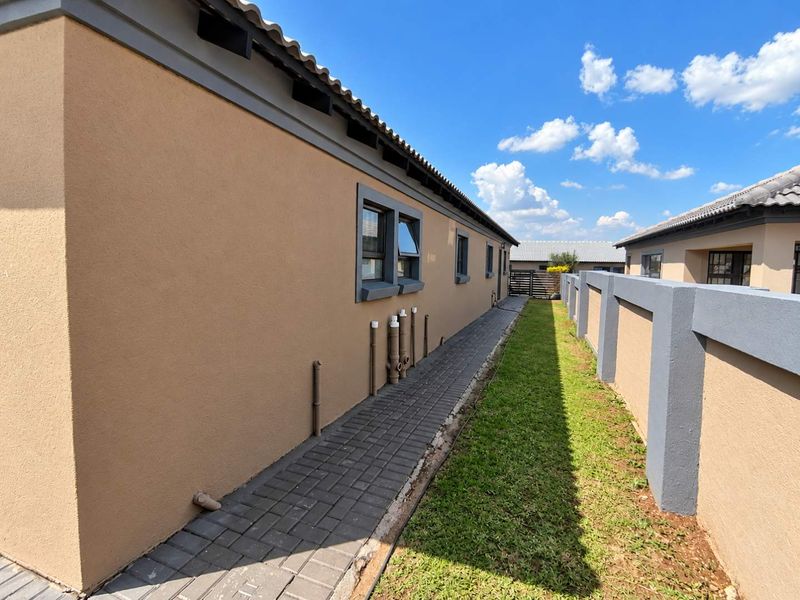 Charming 4-Bedroom Home – Ideal for families - Photo 4