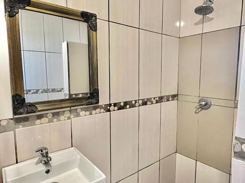 Freestanding 3-Bedroom Home with Air Conditioning and Garage – Soweto | N$1,600,000 (Costs Exclusive) - Photo 9