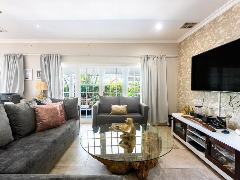 Immaculate 4 Bedroom Family Home - Photo 4