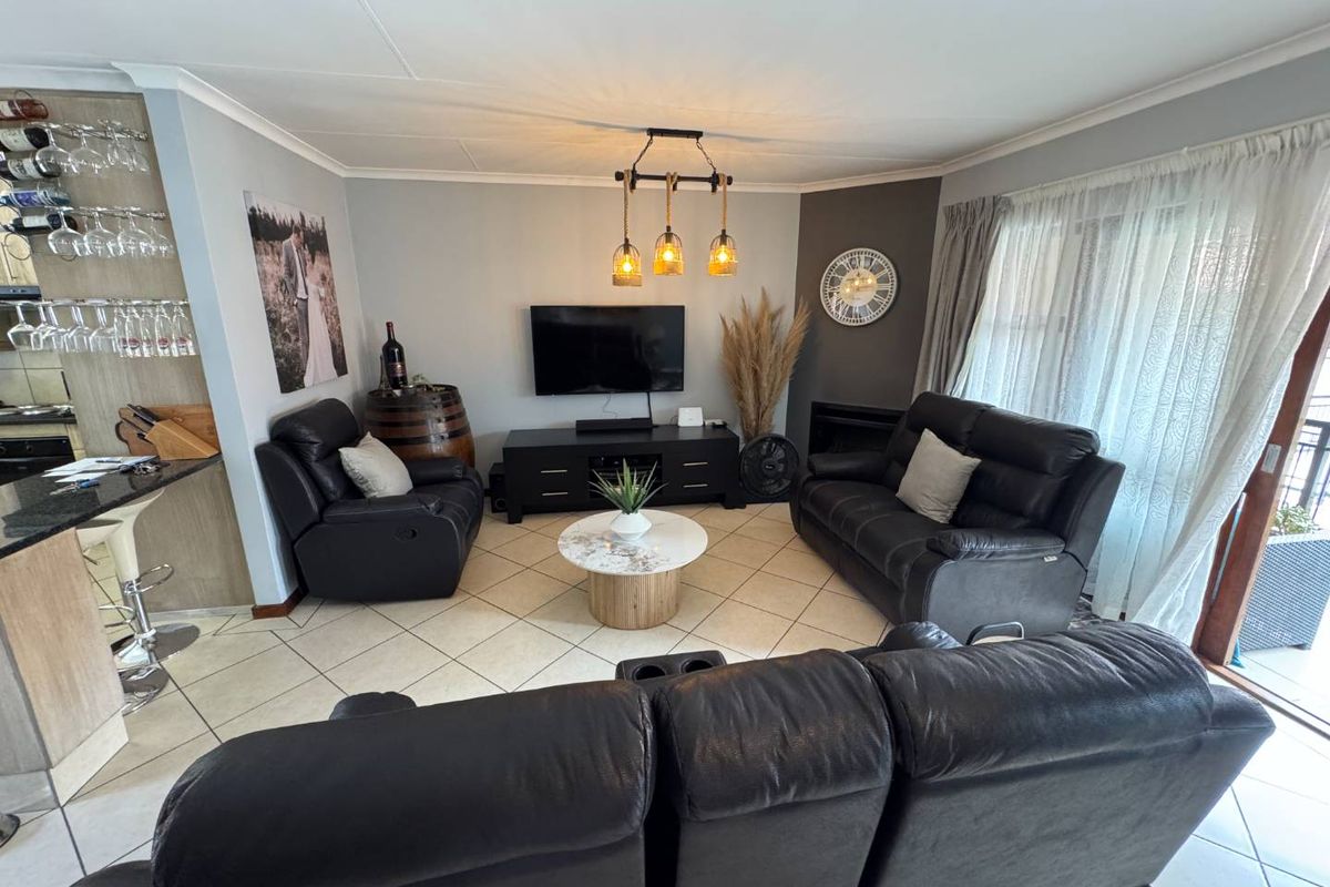 Elegant & Move-in-Ready First Floor Gem! - Photo 4