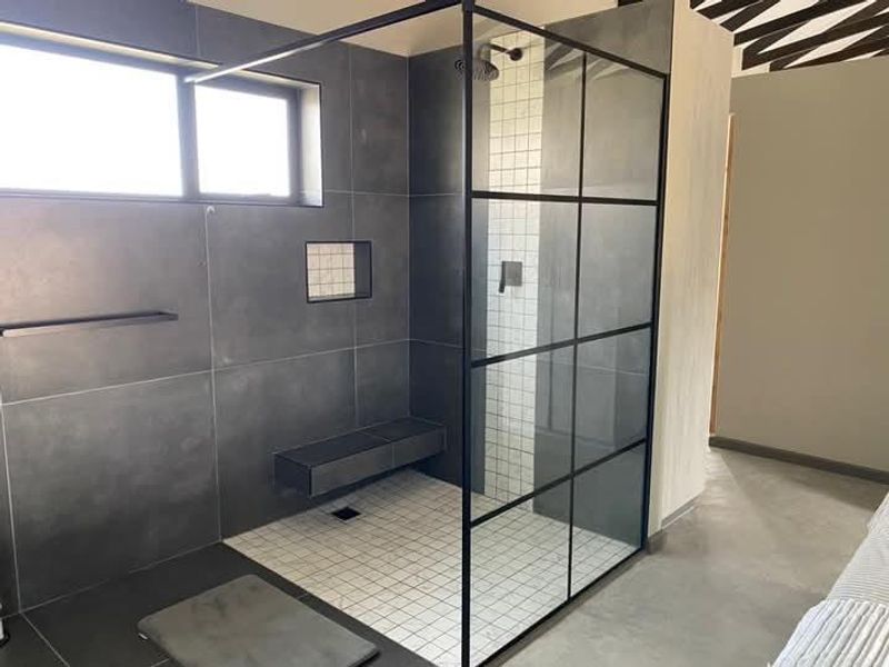 🏡 1-Bedroom House for Sale – Heritage Hill, Swakopmund  Asking Price: N$ 1,350,000 (excl. costs)   Location: Heritage Hill, approx. 9 km from Swakopmund CBD - Photo 4