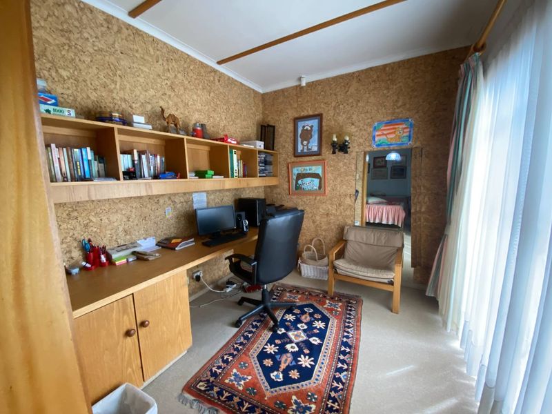 4 Bedroom house with flat and much more - Photo 8