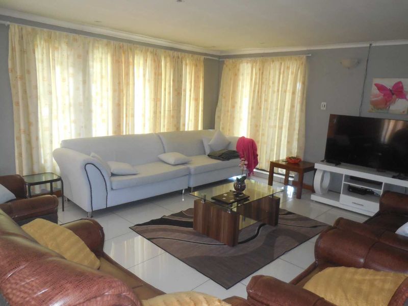 4 BED HOUSE TO RENT SILVERTON - Photo 4