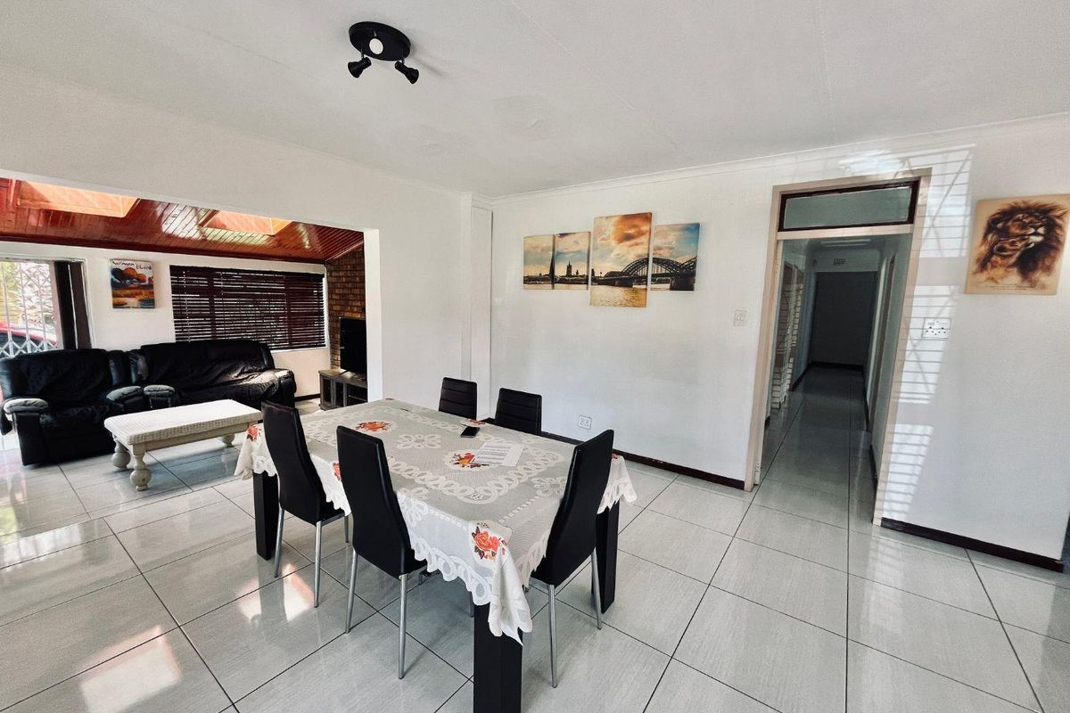 Three bedroom house with Solar energy in van Dyk Park - Photo 5