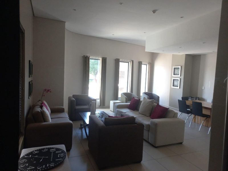 10th floor apartment overlooking a nature reserve! - Photo 2