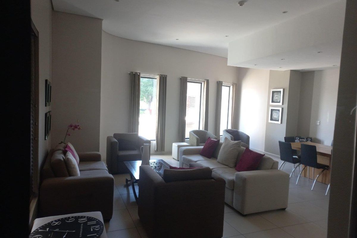 10th floor apartment overlooking a nature reserve! - Photo 2