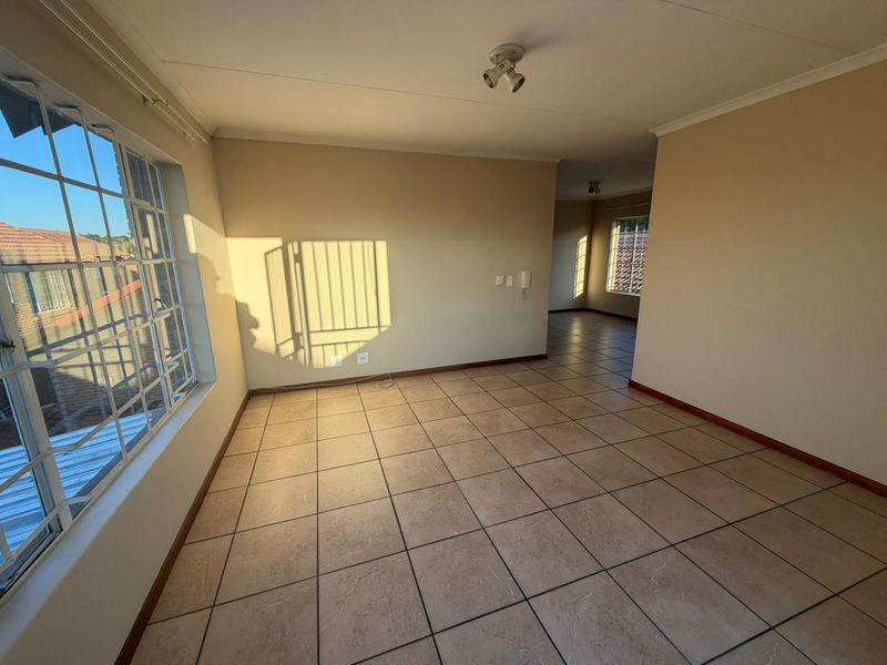 Two Bedroom Top unit in The Reeds, Centurion - Photo 5