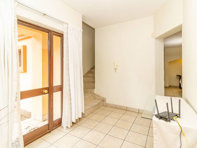 Spacious Family Cluster in Secure, Established Estate! - Photo 3