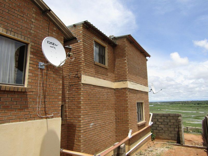 8 x 2 BEDROOM FLATS FOR SALE | RUNDU EXTENSION 5 (QUEENSPARK) - Photo 2
