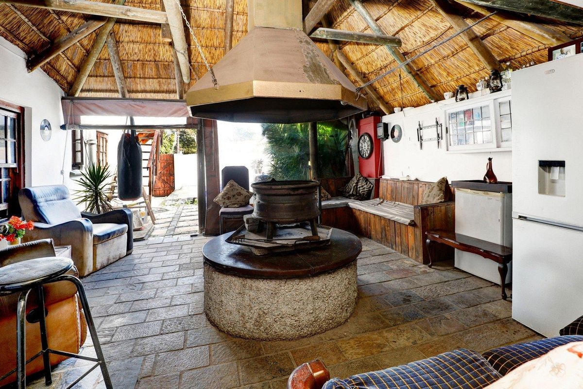 Beautiful and Unique home! - Photo 5