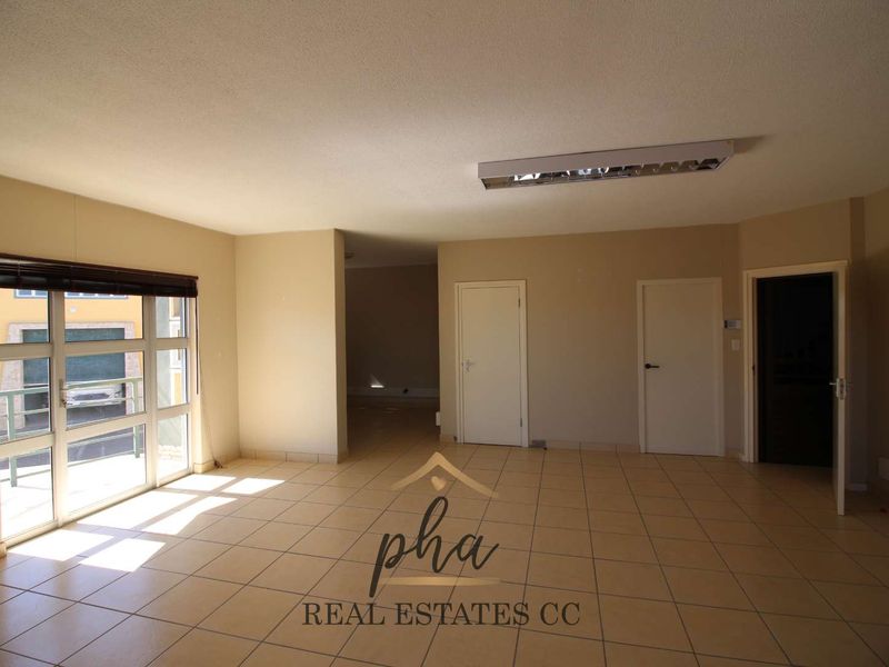 Warehouse with offices for sale - Swakopmund (Industrial) - Photo 4