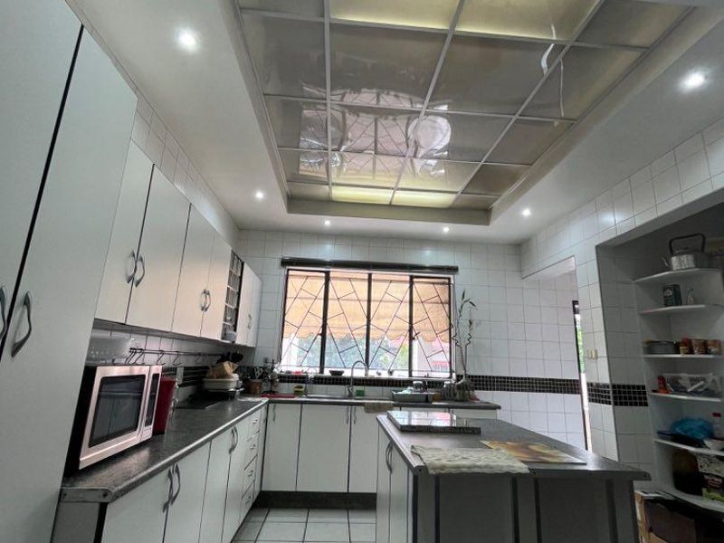 A perfectly well located property for sale. - Photo 3